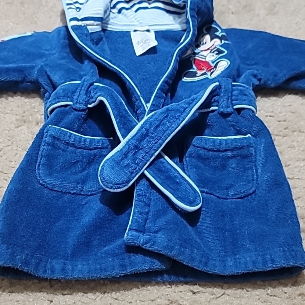 Disney Baby Bathrobe Featuring Mickey Mouse - Picture 4 of 7